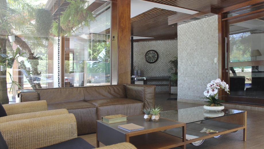 Infraestrutura completa da recepcao do escritorio